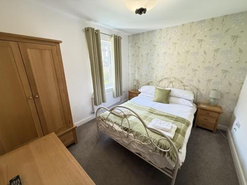 East Bay Cottage Part of the The Bay Filey Holiday Village with pool gym and direct beach access pub restaurant tennis and meadows walks