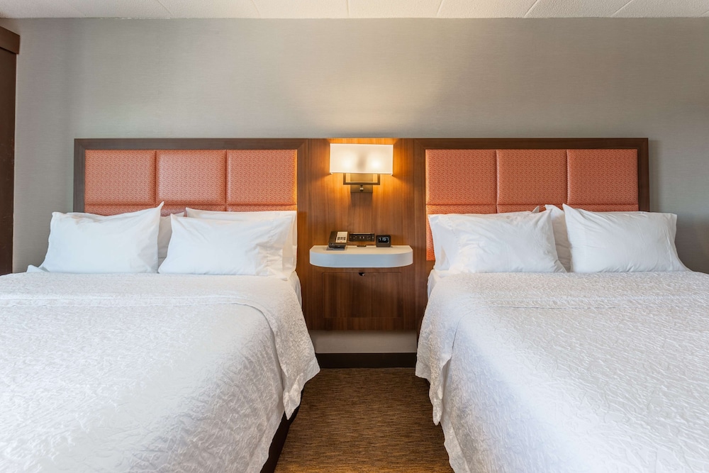Hampton Inn Madison East Towne Mall Area - photo 7