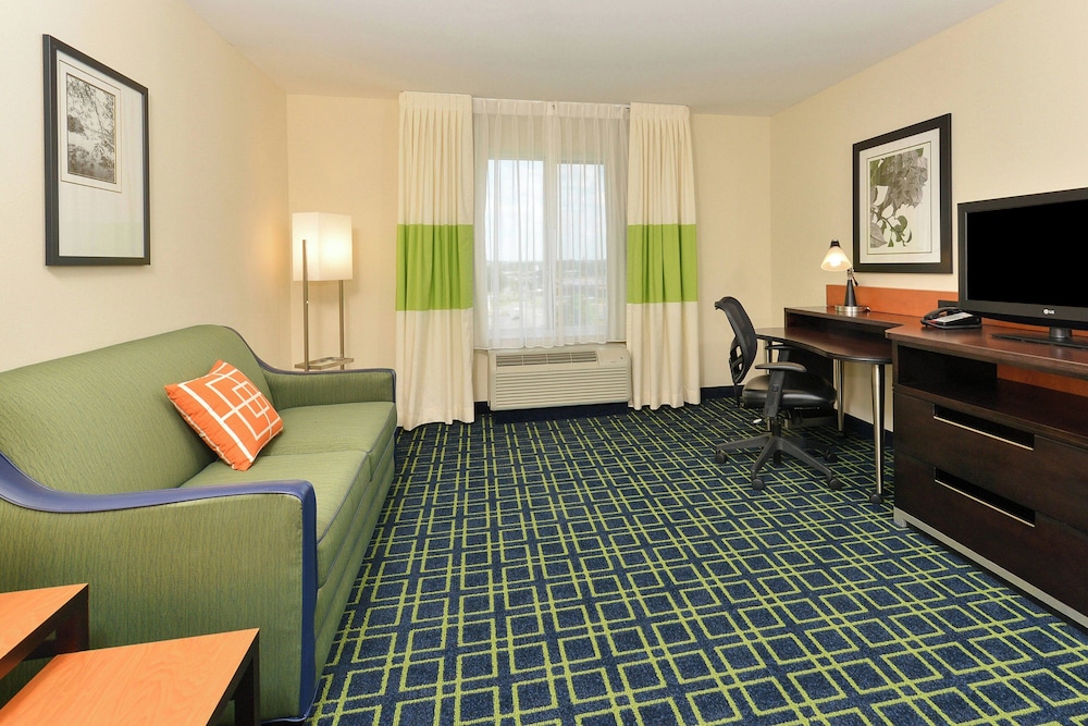 Fairfield Inn & Suites Cedar Rapids - photo 23