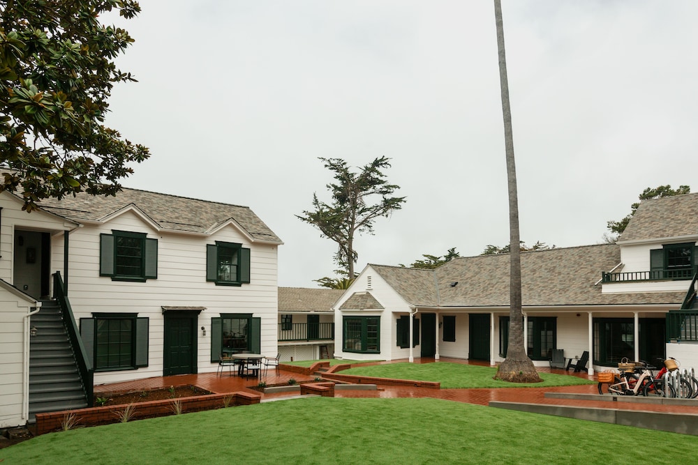 Carmel Beach Hotel - photo 42