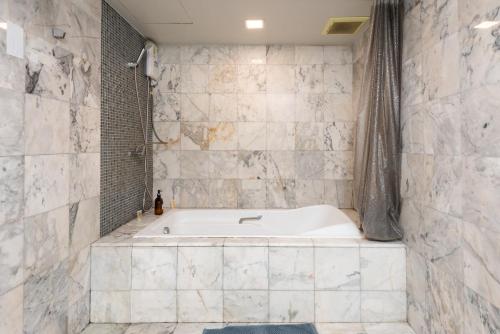NEW Bangkok centre 2 bedrooms Netflix 31 floor