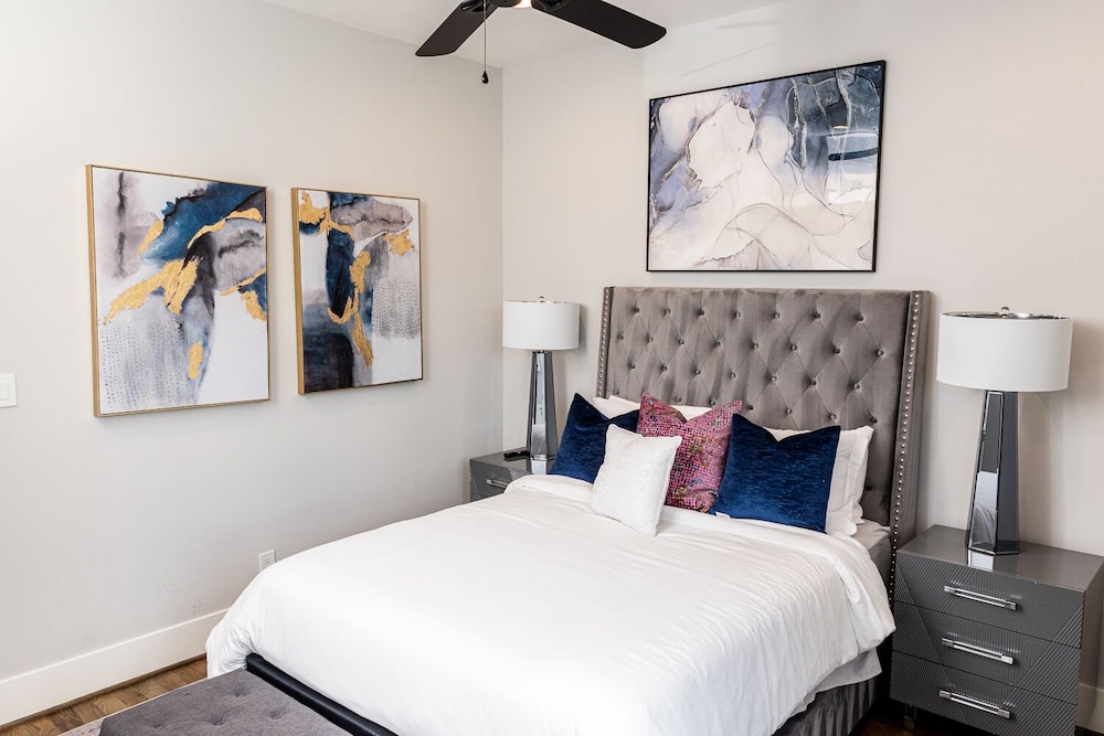 Houston Lux Townhome - photo 33