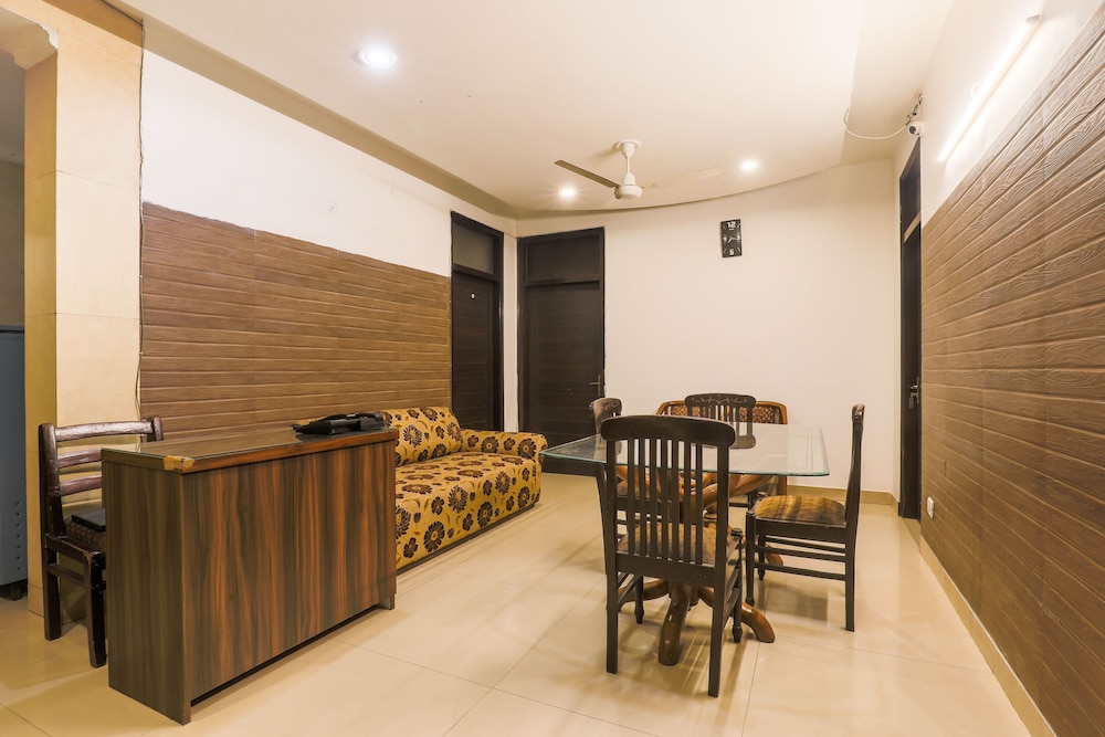 Via Hemkunt Mansion — Noida — photo 4