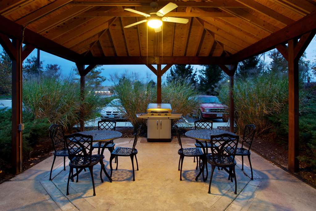 Sonesta Simply Suites Cleveland North Olmsted Airport - photo 26