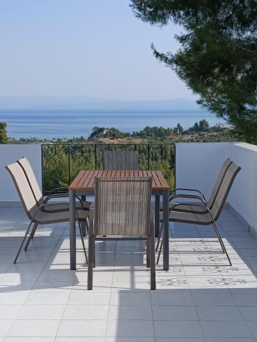 Holiday home with view — 4-Star Luxury Hotel in Pefkochori, Greece