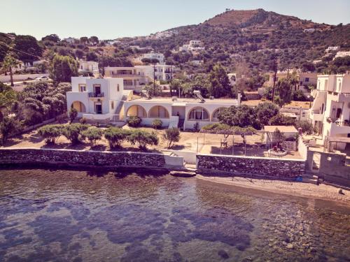 Olga Apartments — 4-Star Luxury Hotel in Agia Marina, Greece