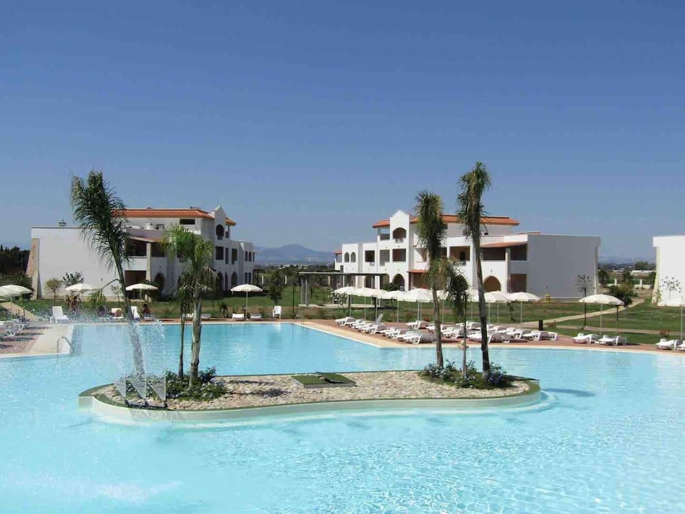 Italian Beach Resort Apartment — hotel in Scanzano Jonico
