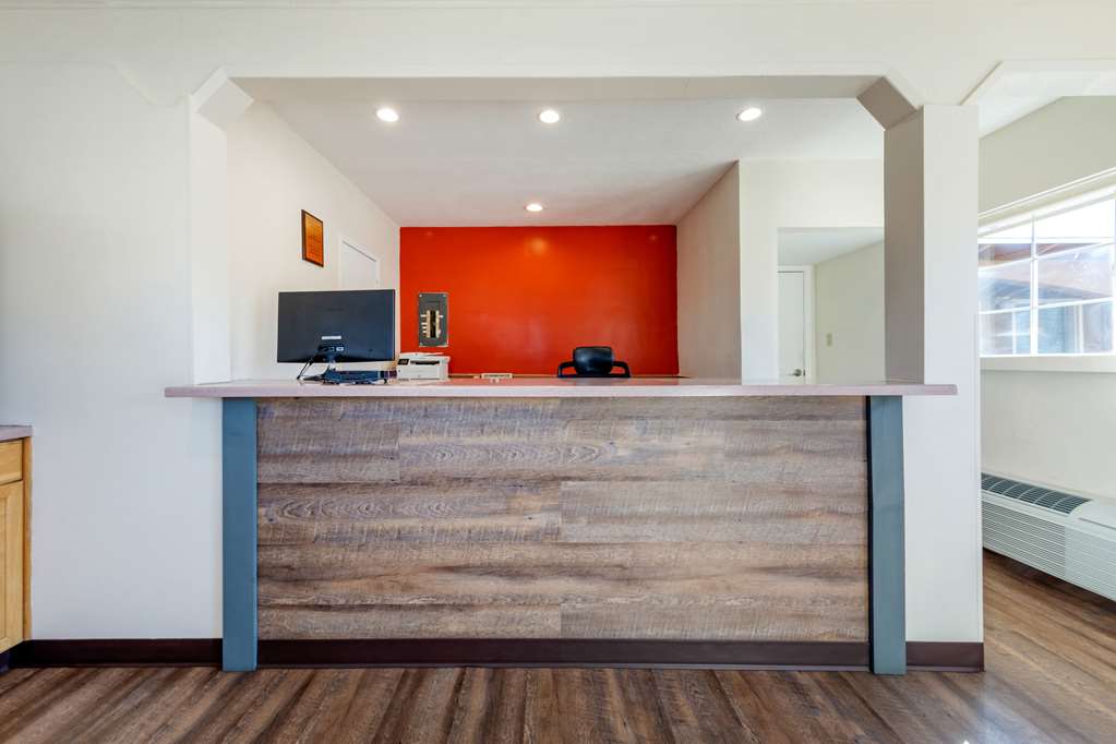 Econo Lodge On Historic Route 66 - photo 4