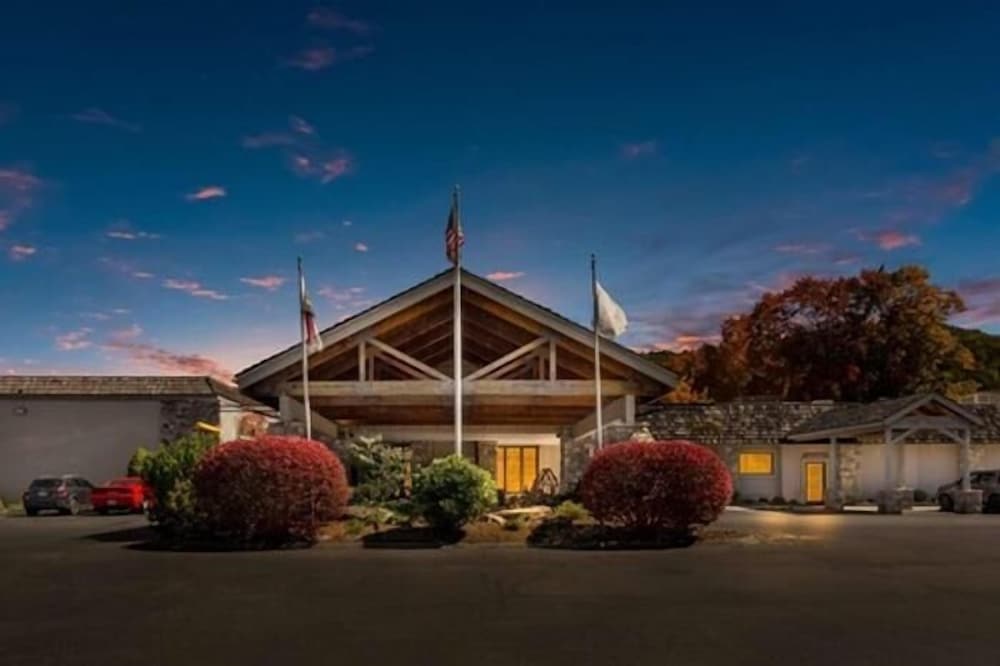Best Western Mountain Lodge at Banner Elk - featured photo