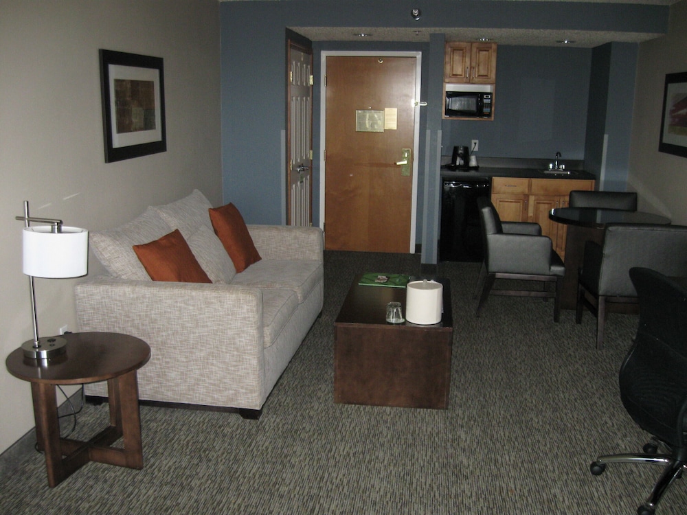 Wingate by Wyndham Fargo - photo 15