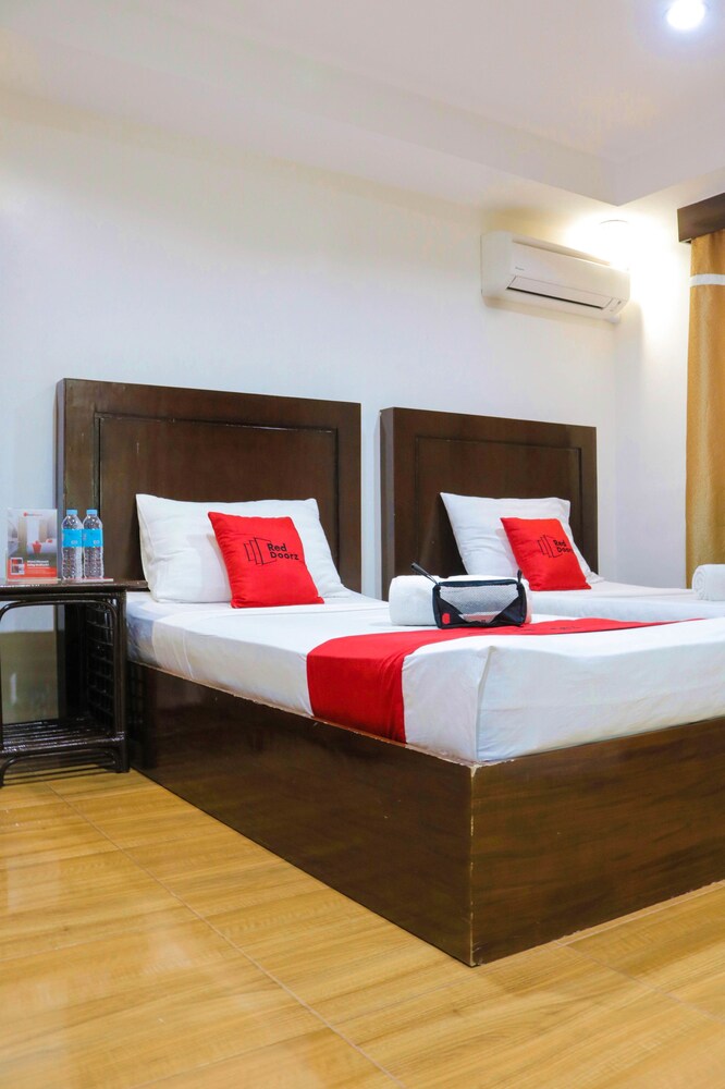 RedDoorz @ Junquera Extension Cebu — Cebu City — photo 3