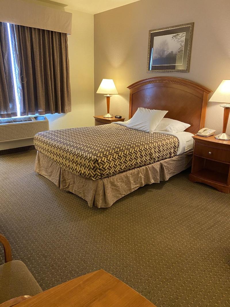 A Riverside Inn Travelodge by Wyndham - photo 16