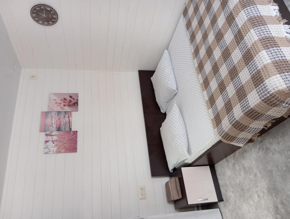 V gostyakh u Baby Poli in Novyy Rogachik, Russia