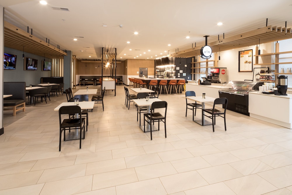 Holiday Inn Kalamazoo West - photo 35