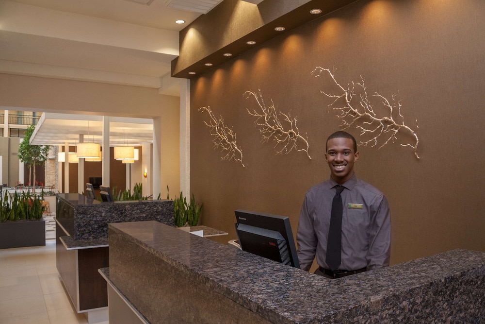 Embassy Suites Hotel Baton Rouge - photo 8