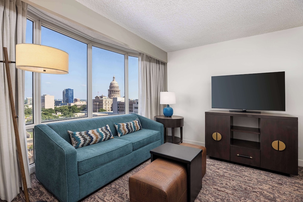 DoubleTree Suites by Hilton Austin Downtown Capitol - photo 21