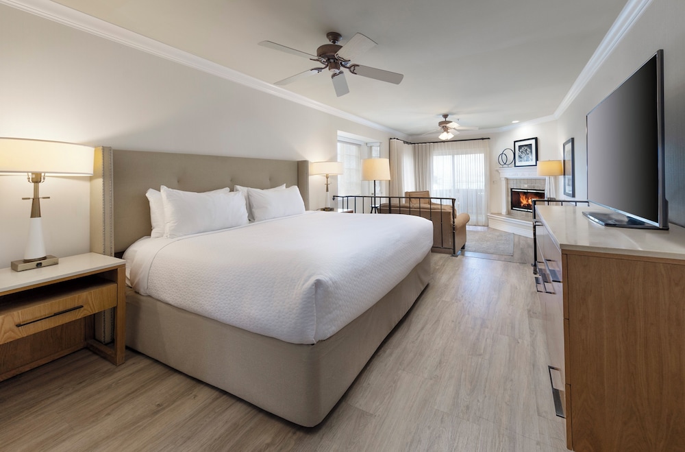Pelican Inn & Suites - photo 6