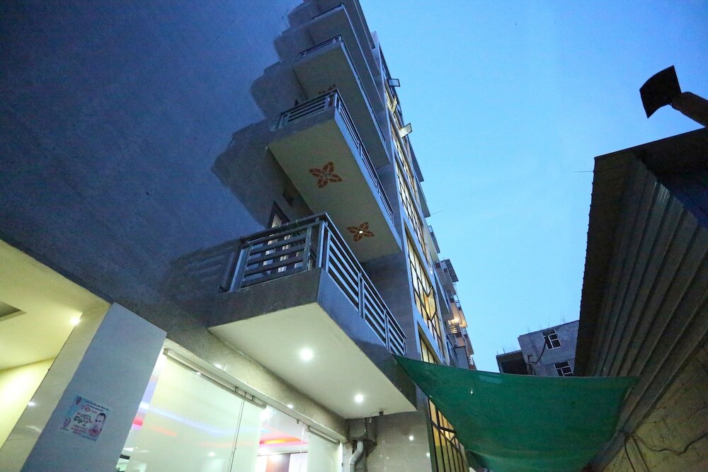 OYO 11556 Om Guest House Residency