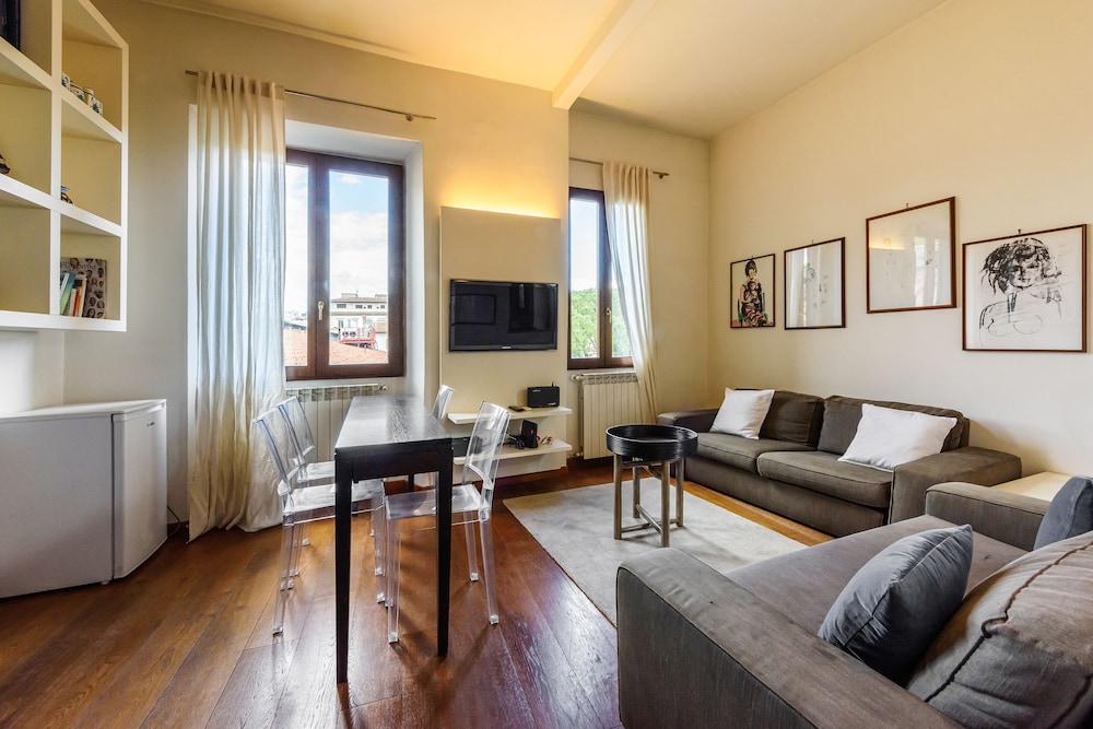 Albione by Mmega — 4-Star Luxury Hotel in Florence, Italy