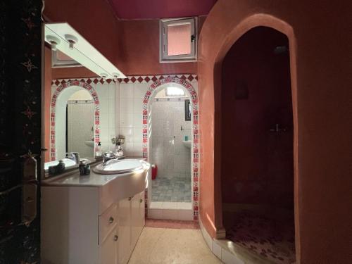 Villa L Walida Piscine chauffée — 4-Star Luxury Hotel in Essaouira, Morocco