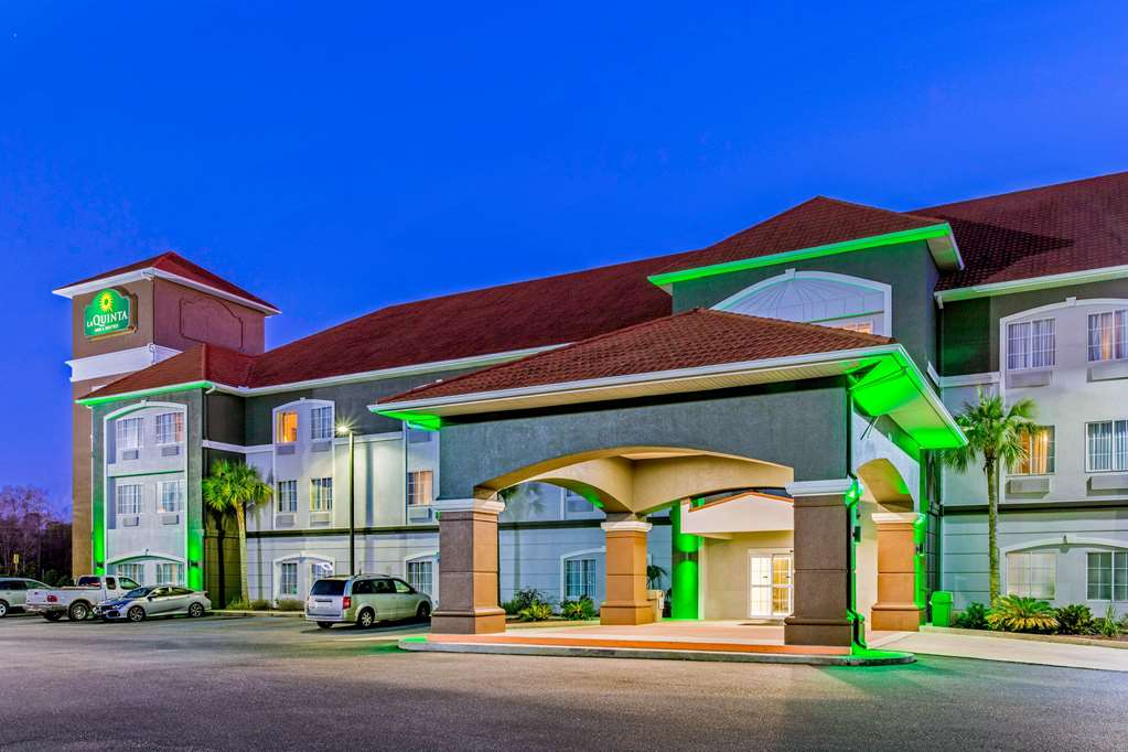 La Quinta Inn & Suites by Wyndham Mobile Satsuma Saraland - photo 7