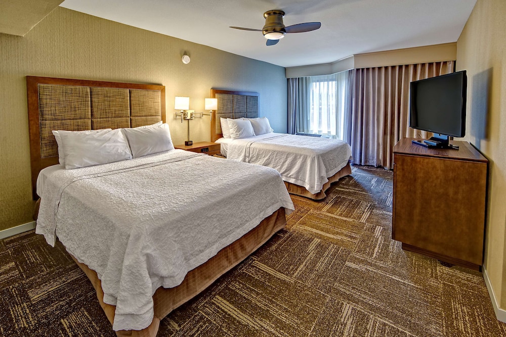 Hampton Inn & Suites Asheville Airport - photo 19