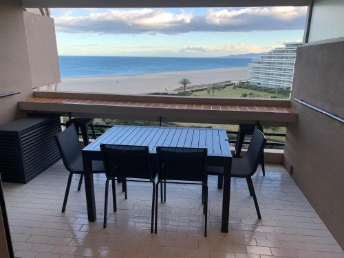 Vue Superbe Sur la Grande Bleue in Canet-En-Roussillon, France