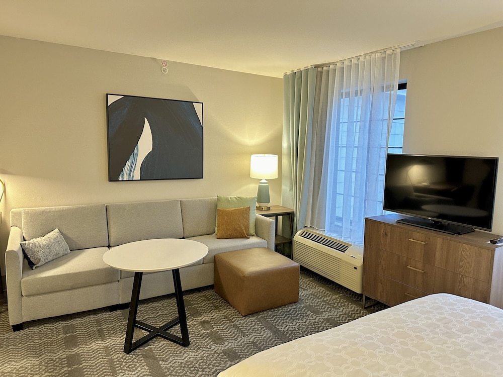 Staybridge Suites Milwaukee West Oconomowoc by IHG - photo 27