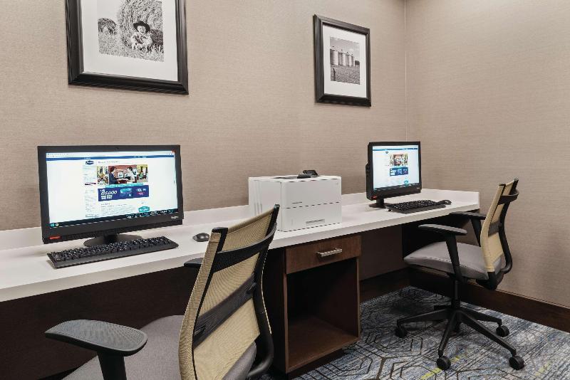 Hampton Inn Brooklyn Park - photo 32