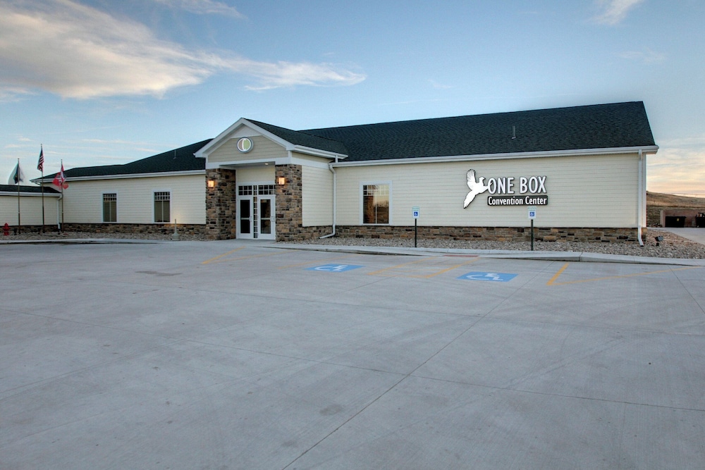 Cobblestone Hotel & Suites Broken Bow - photo 77