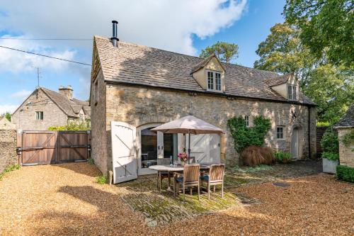 Coach House Cold Aston — 4-Star Luxury Hotel in Bourton On The Water, United Kingdom