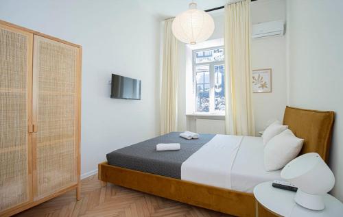 Chic 3BR Apt Near Fabrika By Wehost