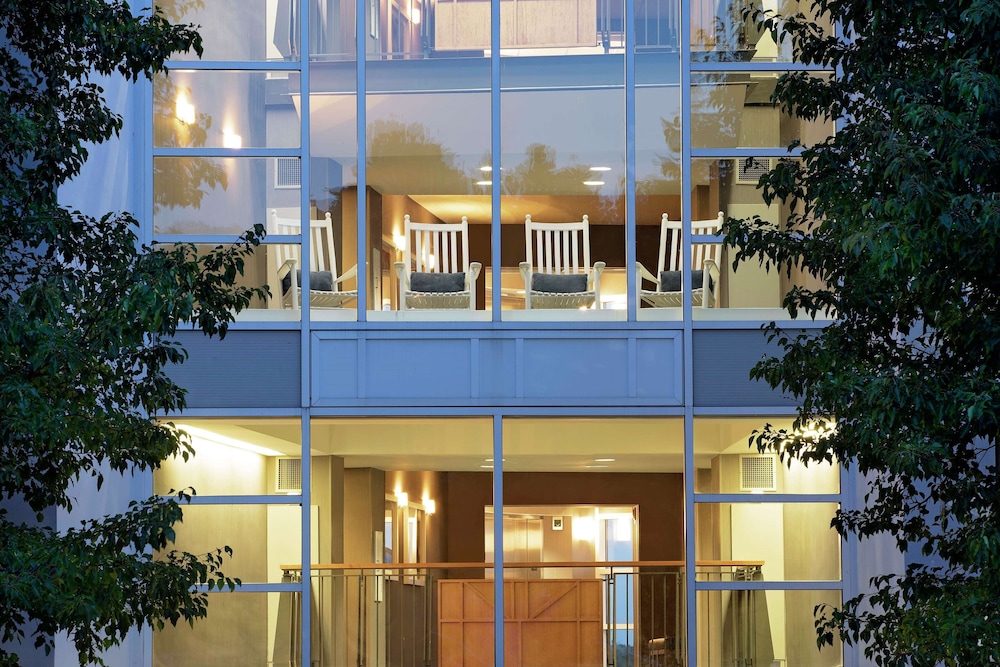 Embassy Suites by Hilton Boston Marlborough - photo 5