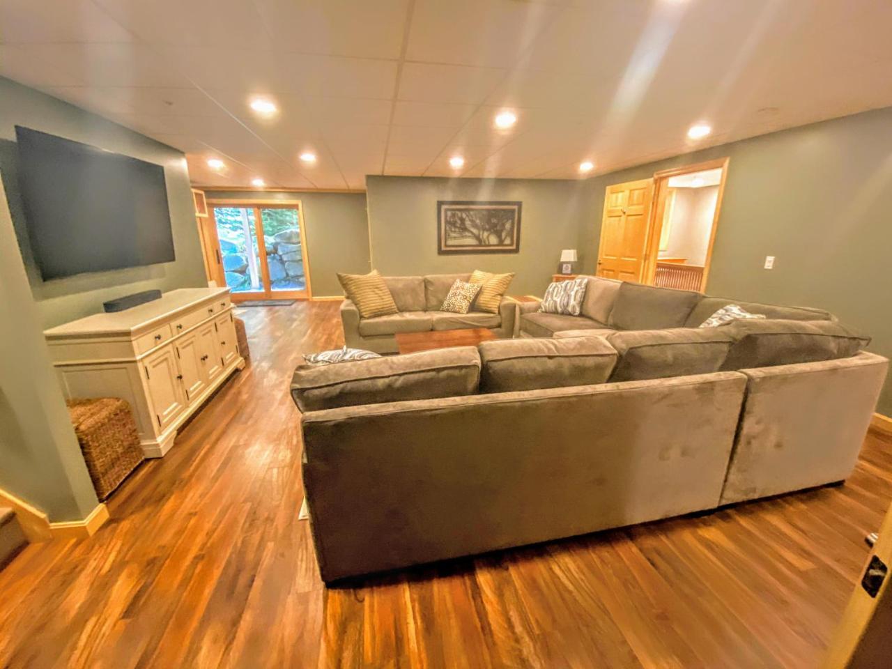 O6 Newly renovated with high class upgrades Great ski access boot warmer ski rack yard AC - photo 6