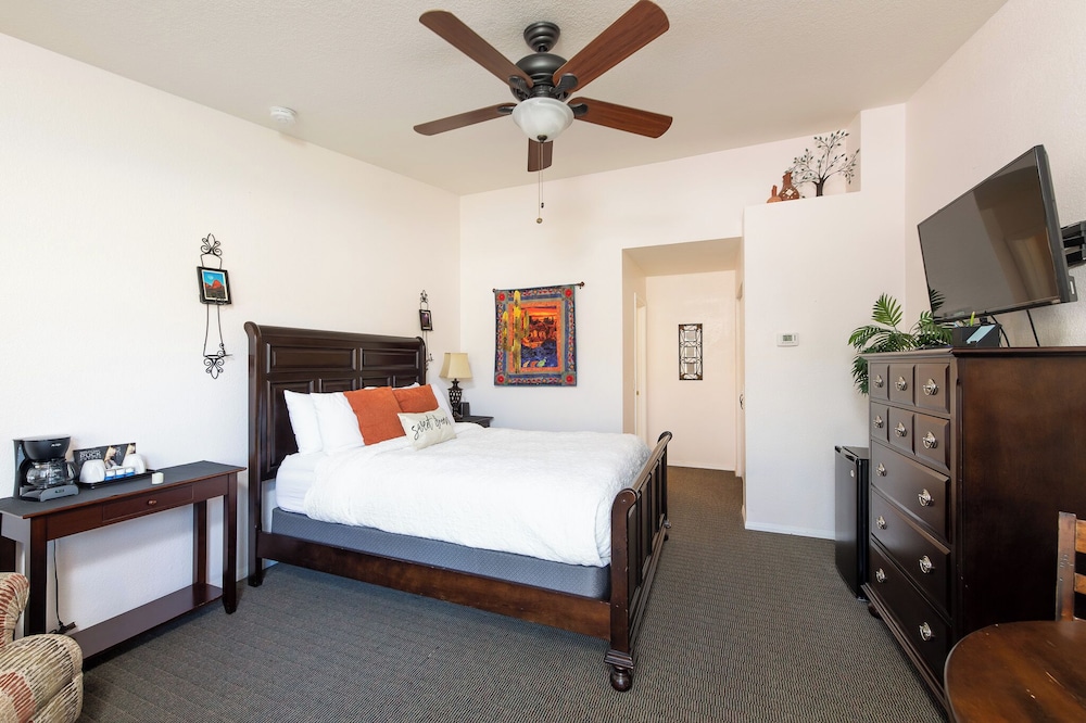 Whispering Creek Bed & Breakfast - photo 11