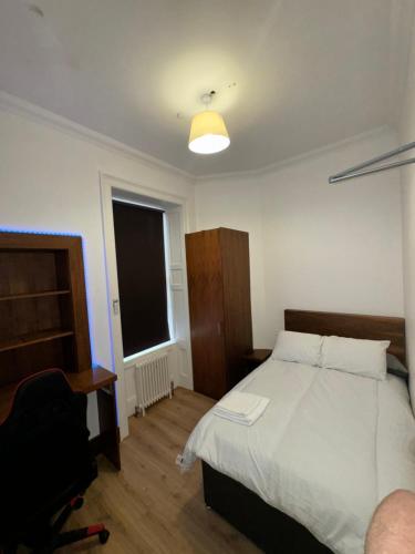 Cosy Double Room - last minute hotel in Edinburgh