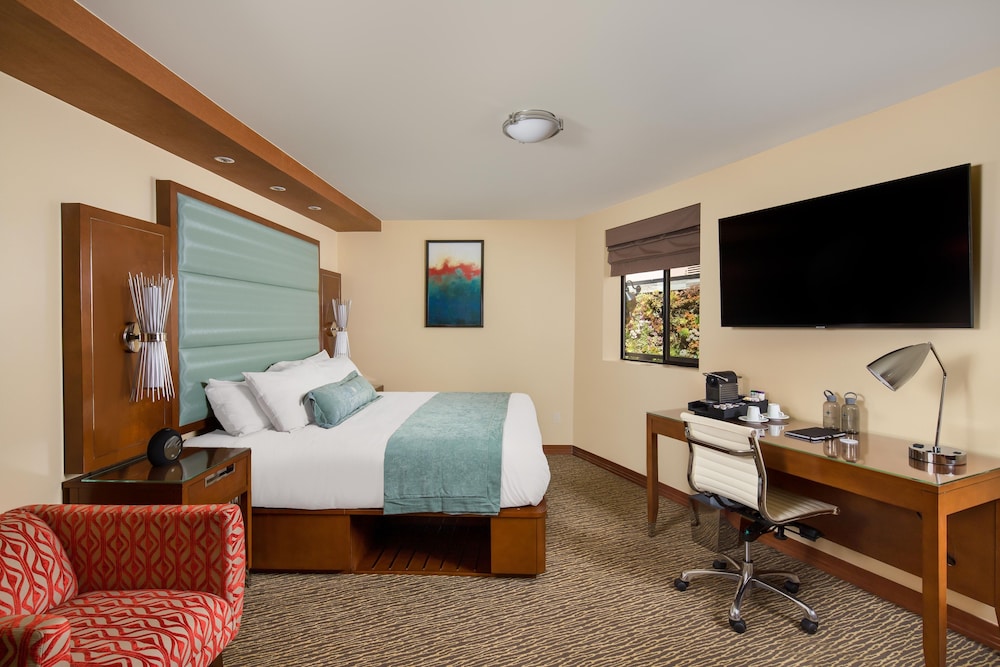 Cormorant Boutique Hotel - photo 8