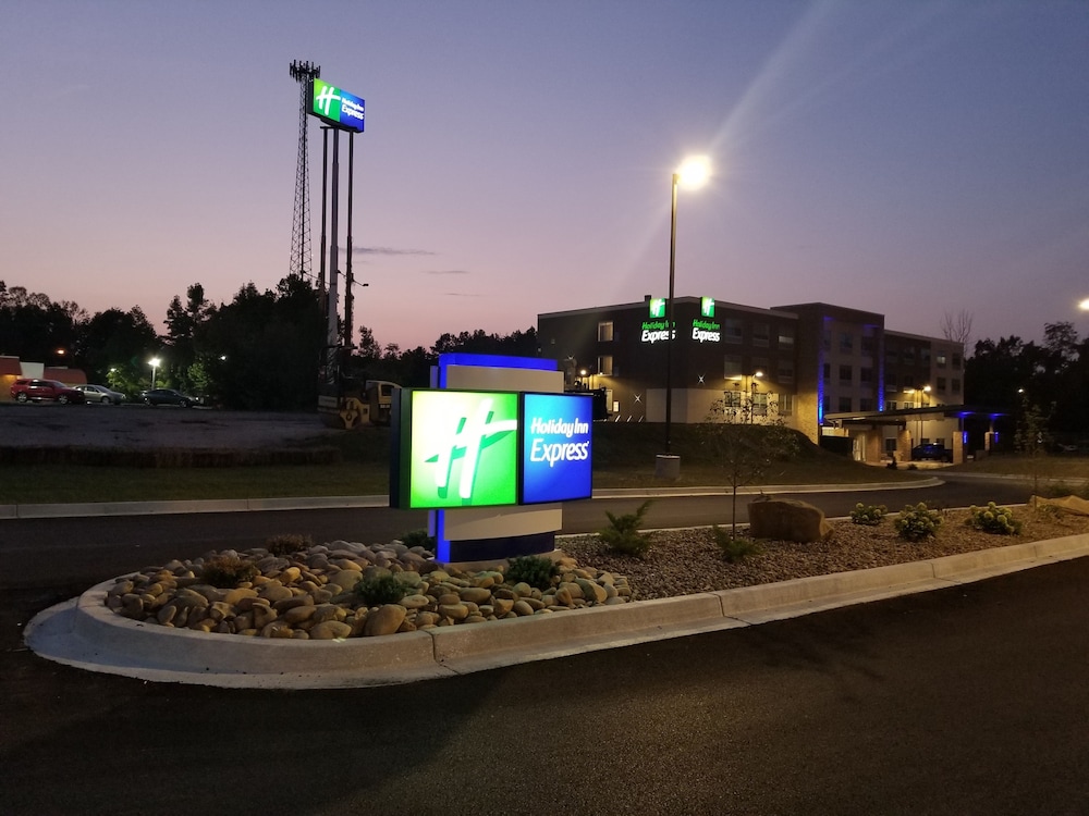 Holiday Inn Express Williamsburg by IHG - photo 58