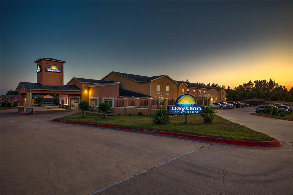 Days Inn by Wyndham Rockdale Texas - photo 2