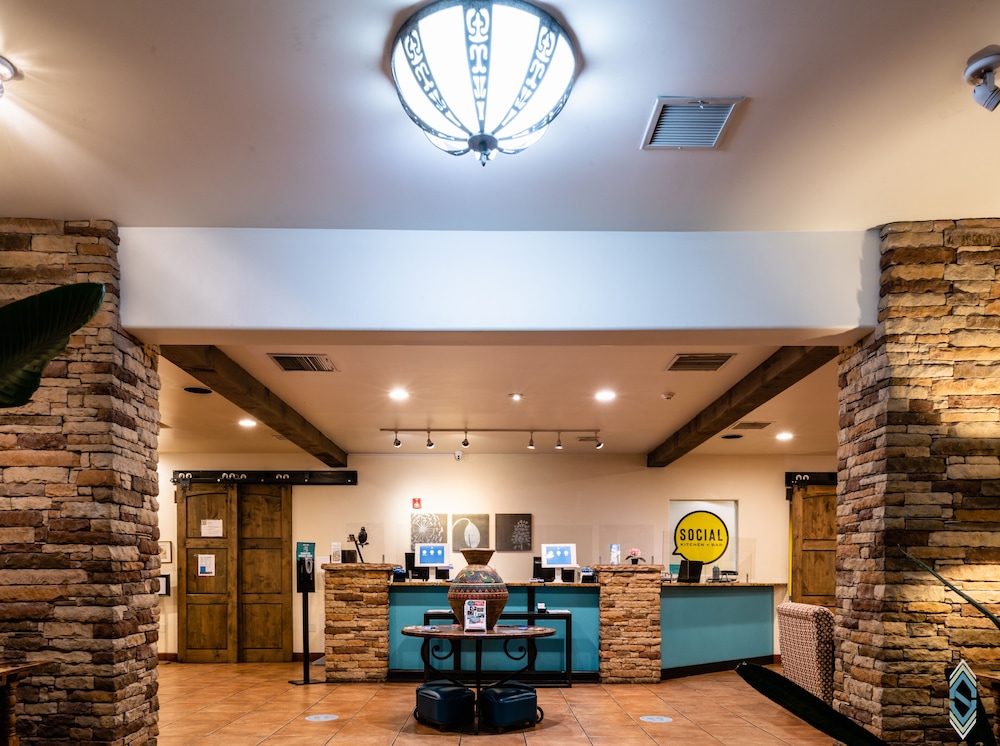 The Sage Hotel - photo 4