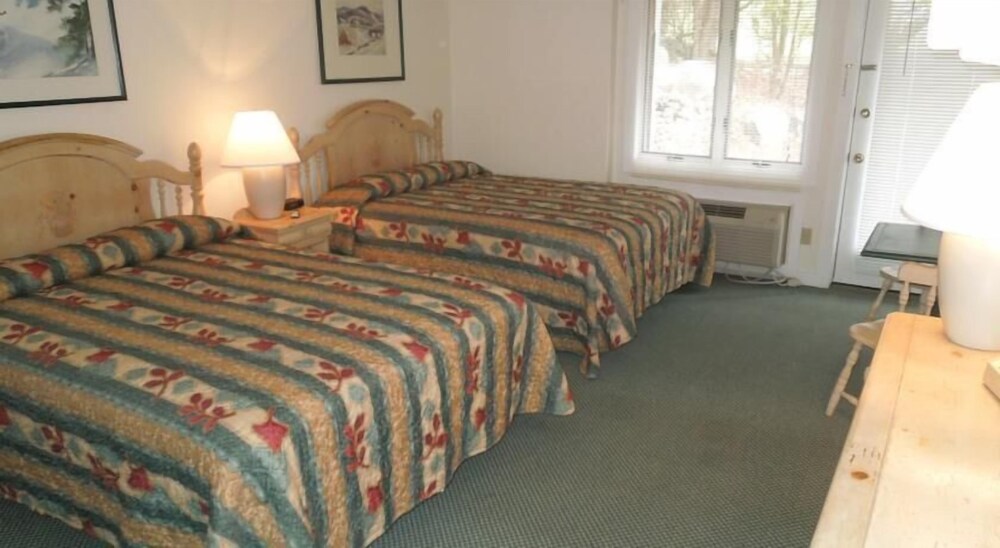 The Mountaineer Inn at Stowe - photo 7