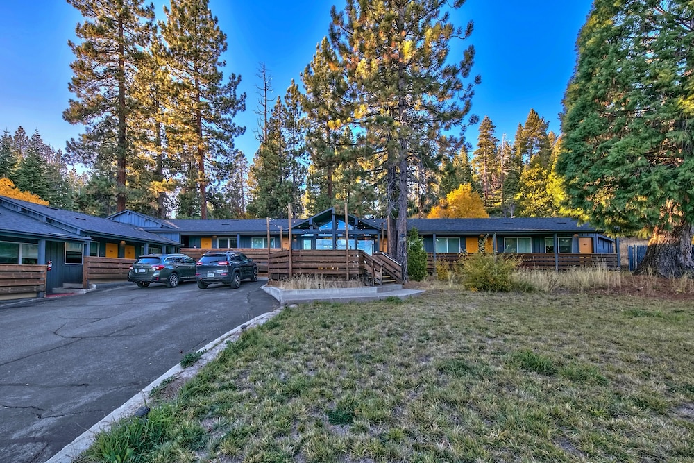 Basecamp Tahoe City - photo 23