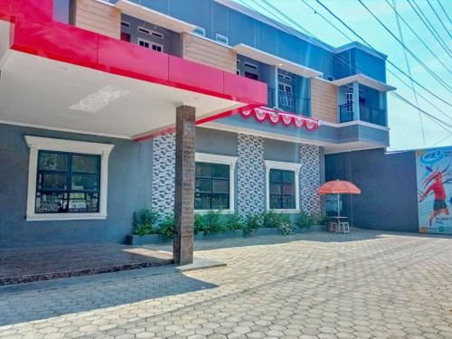 RedDoorz Near Alun Alun Slawi — hotel in Slawi