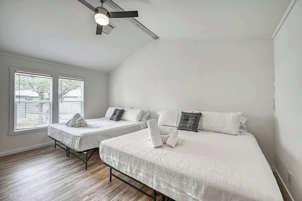 Resort at Fredericksburg Unit 17 - photo 3