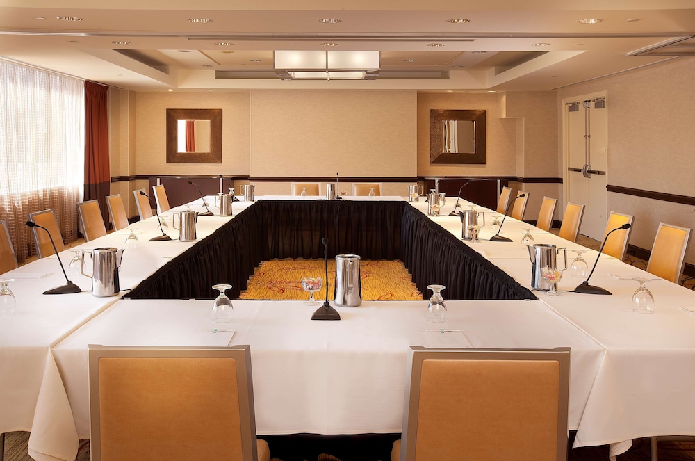 Embassy Suites by Hilton Washington DC Chevy Chase Pavilion - photo 41
