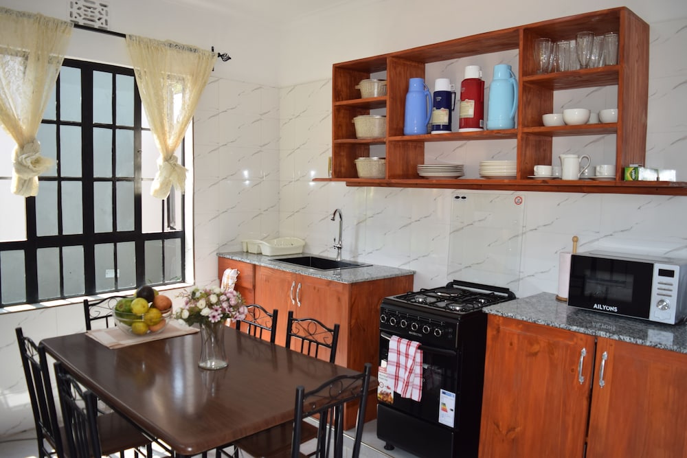 Tonga’s Place — Arusha — photo 4