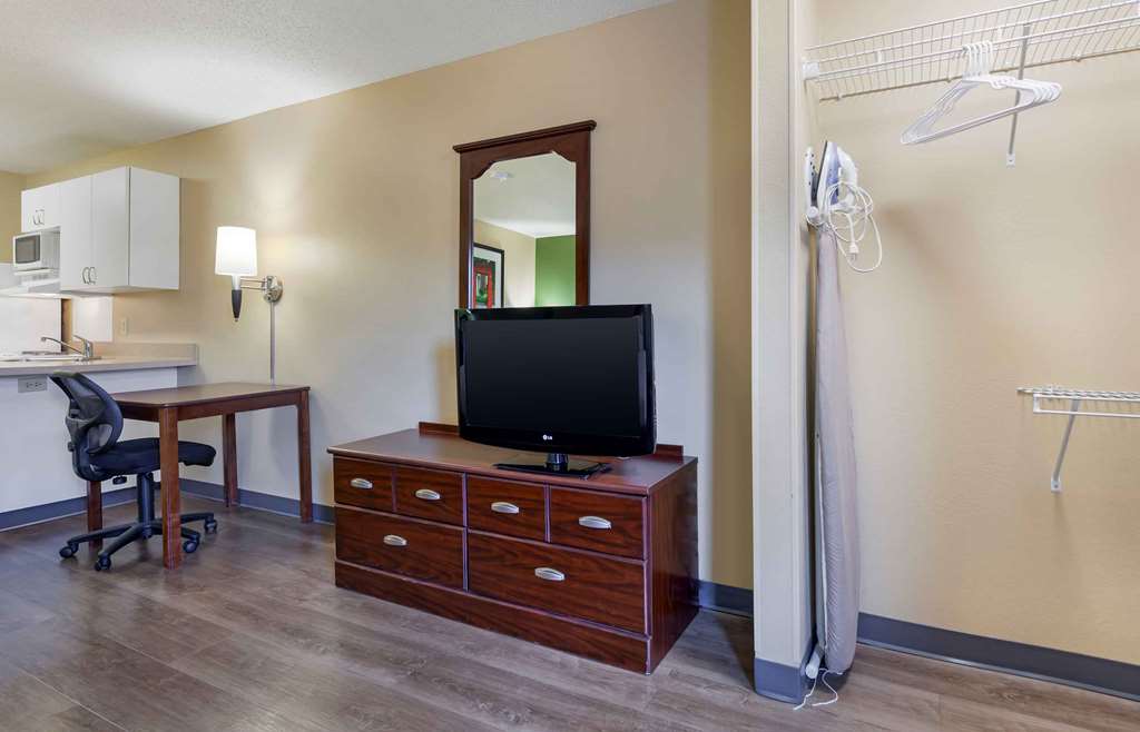 Extended Stay America Suites Madison Junction Court - photo 18