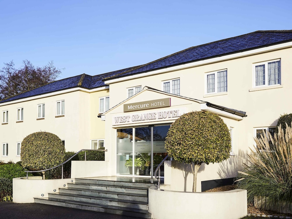 Mercure Newbury West Grange Hotel — 4-Star Luxury Hotel in Thatcham, United Kingdom