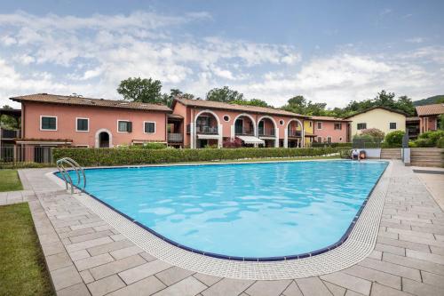 Apartment Perlago — 4-Star Luxury Hotel in Verona, Italy