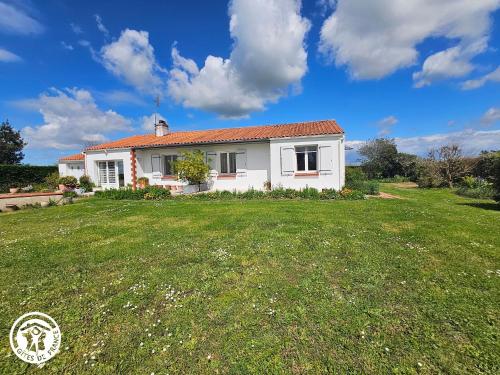 Gîte familial avec jardin privé et barbecue près de La Barre de Monts FR 1 426 104 — hotel in La Barre-De-Monts